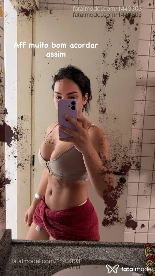 Acompanhante mulher trans morena (o) de olhos castanhos - Bruna