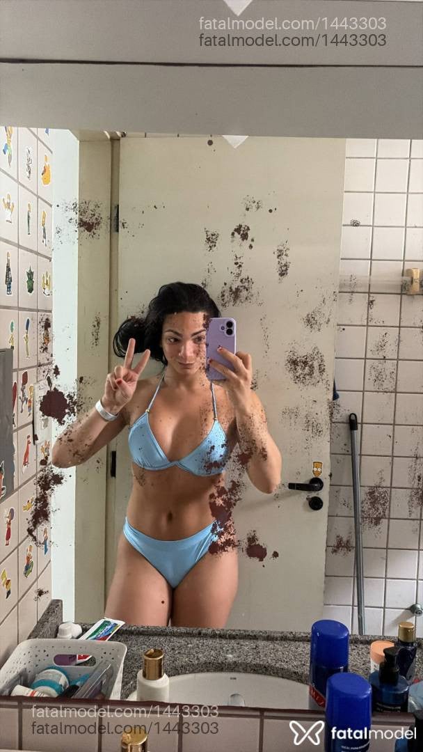 Acompanhante mulher trans morena (o) de olhos castanhos - Bruna