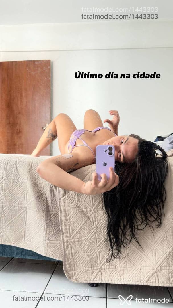 Acompanhante mulher trans morena (o) de olhos castanhos - Bruna