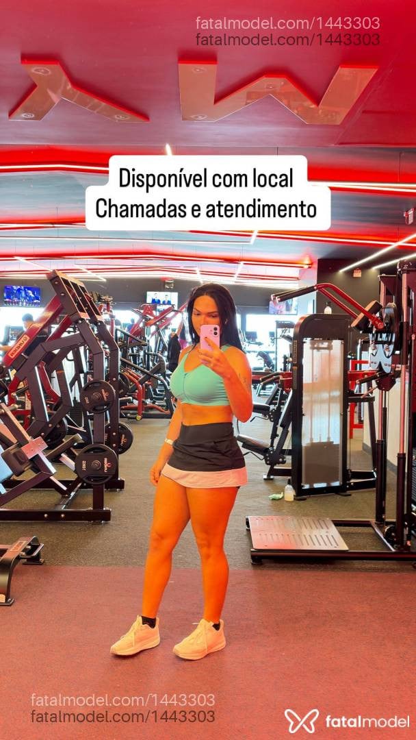 Acompanhante mulher trans morena (o) de olhos castanhos - Bruna