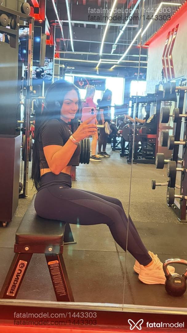 Acompanhante mulher trans morena (o) de olhos castanhos - Bruna