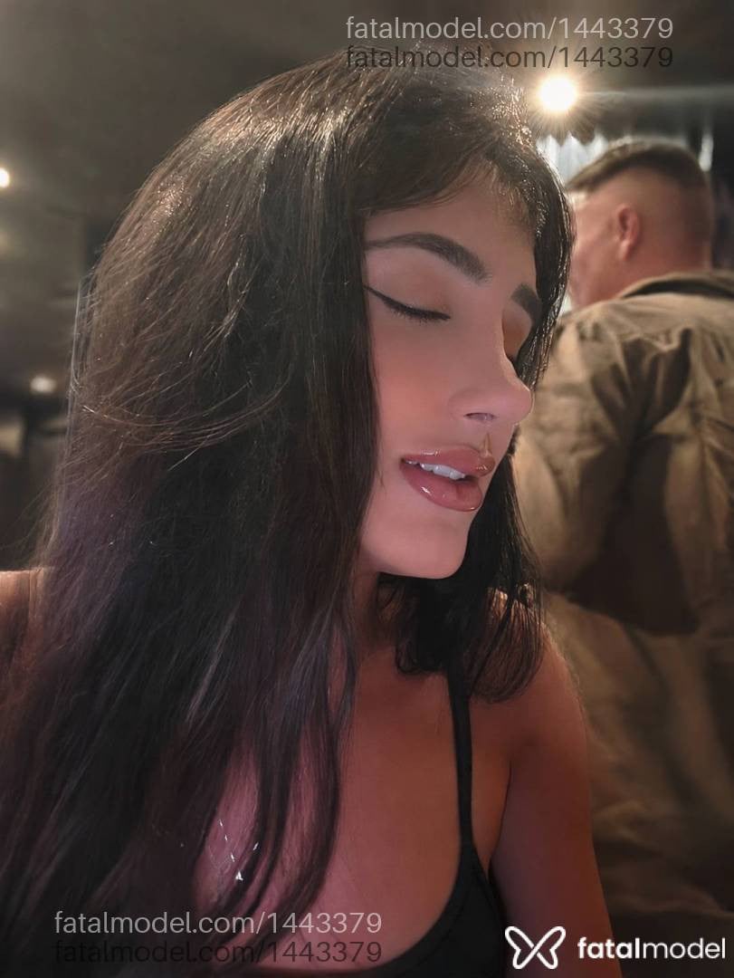 Acompanhante mulher morena (o) de olhos castanhos - Alice