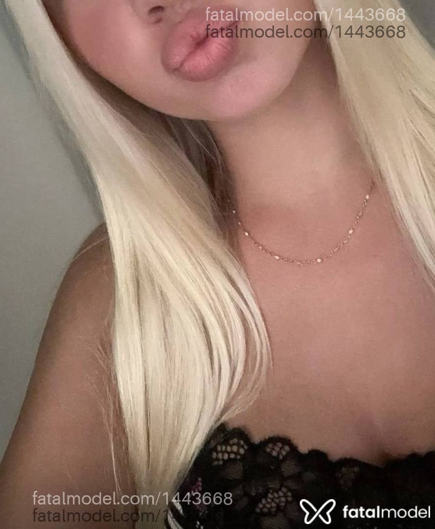 Acompanhante mulher loira (o) de olhos pretos - Isabella