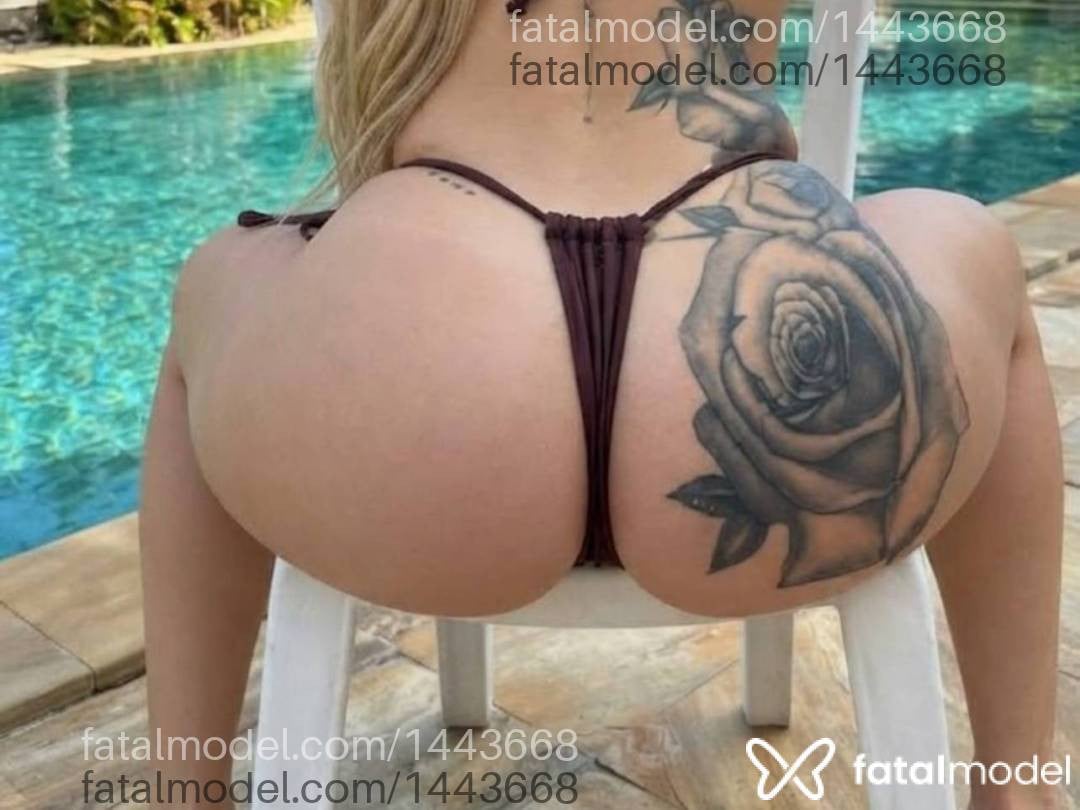 Acompanhante mulher loira (o) de olhos pretos - Isabella