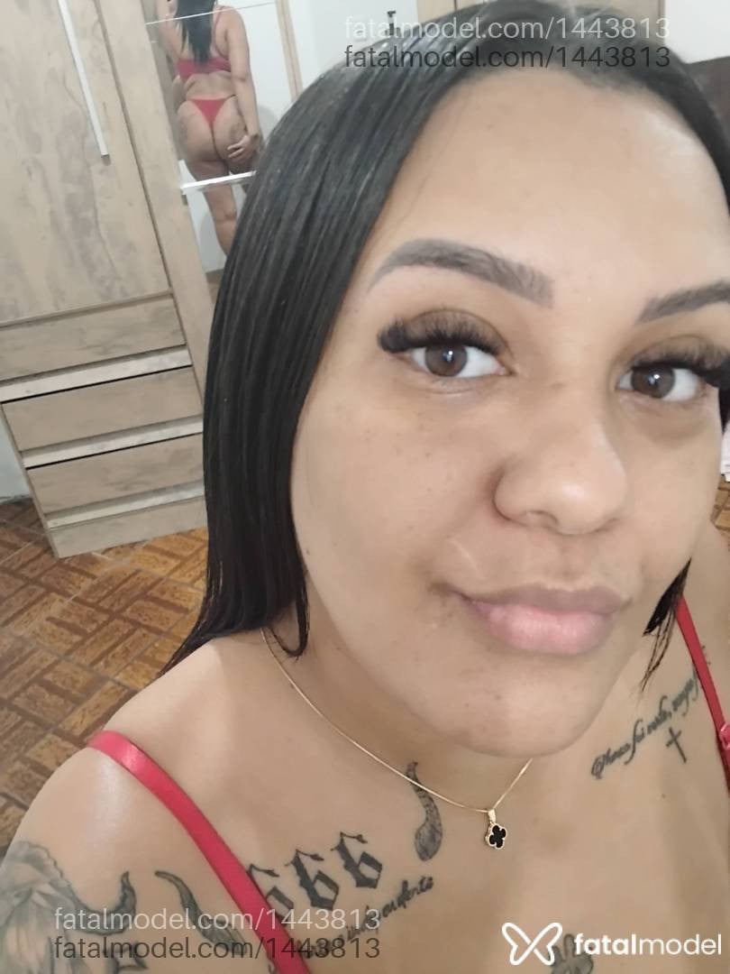 Acompanhante mulher com cabelo castanho de olhos mel - Barbara Fernandes