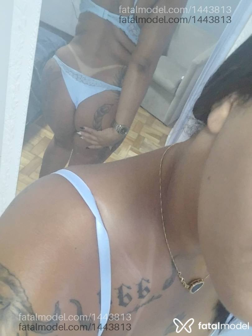Acompanhante mulher com cabelo castanho de olhos mel - Barbara Fernandes