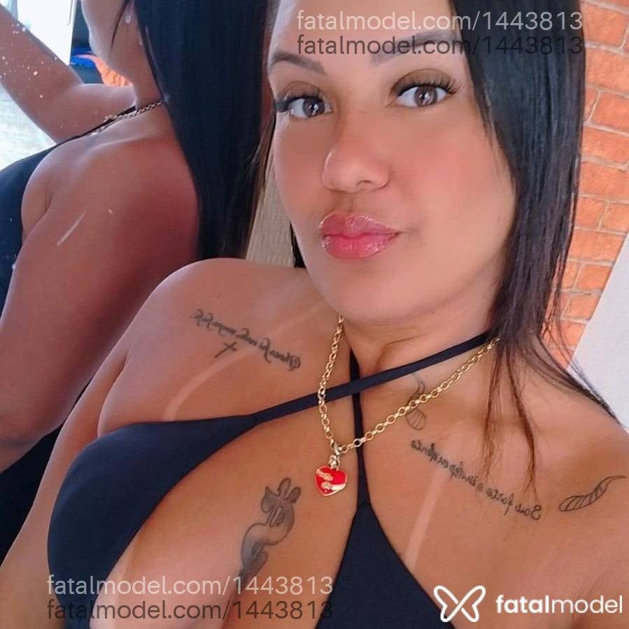 Acompanhante mulher com cabelo castanho de olhos mel - Barbara Fernandes