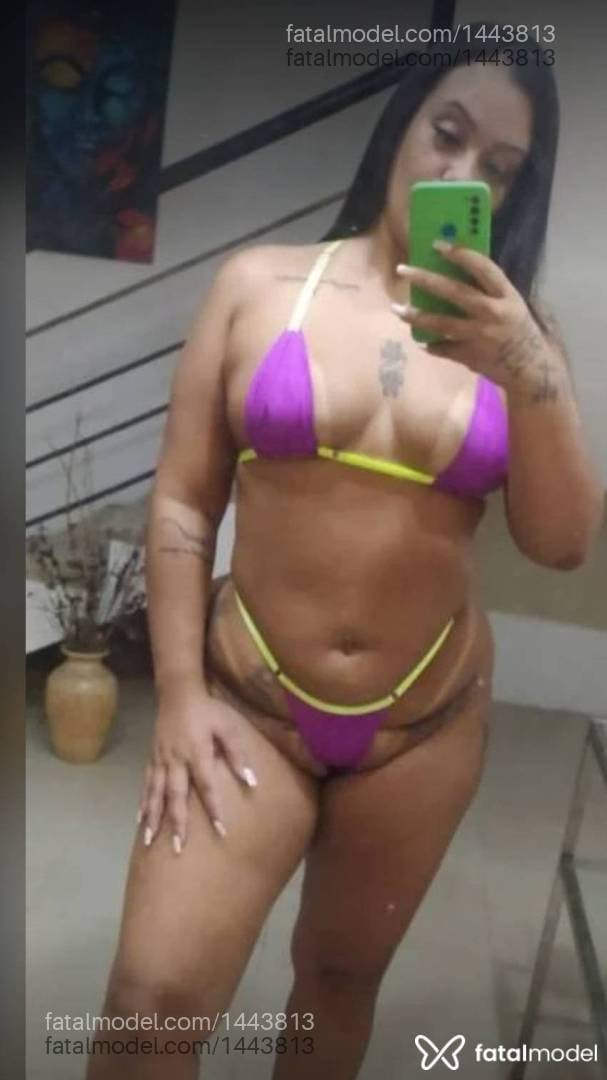 Acompanhante mulher com cabelo castanho de olhos mel - Barbara Fernandes