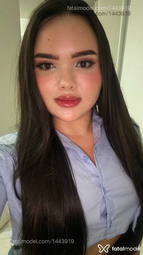 Acompanhante mulher com cabelo castanho de olhos castanhos em João Pessoa Acompanhante mulher com cabelo castanho de olhos castanhos em João Pessoa - Miineira