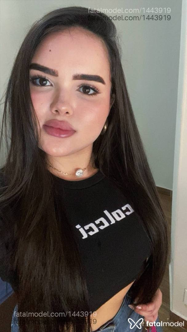 Acompanhante mulher com cabelo castanho de olhos castanhos em João Pessoa Acompanhante mulher com cabelo castanho de olhos castanhos em João Pessoa - Miineira