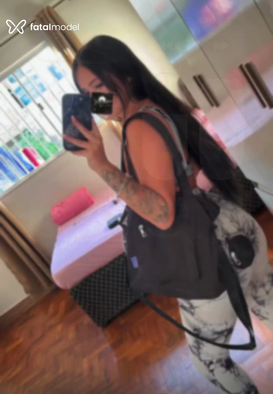 Acompanhante mulher com cabelo castanho de olhos castanhos - Lia Acompanhante mulher com cabelo castanho de olhos castanhos - Lia
