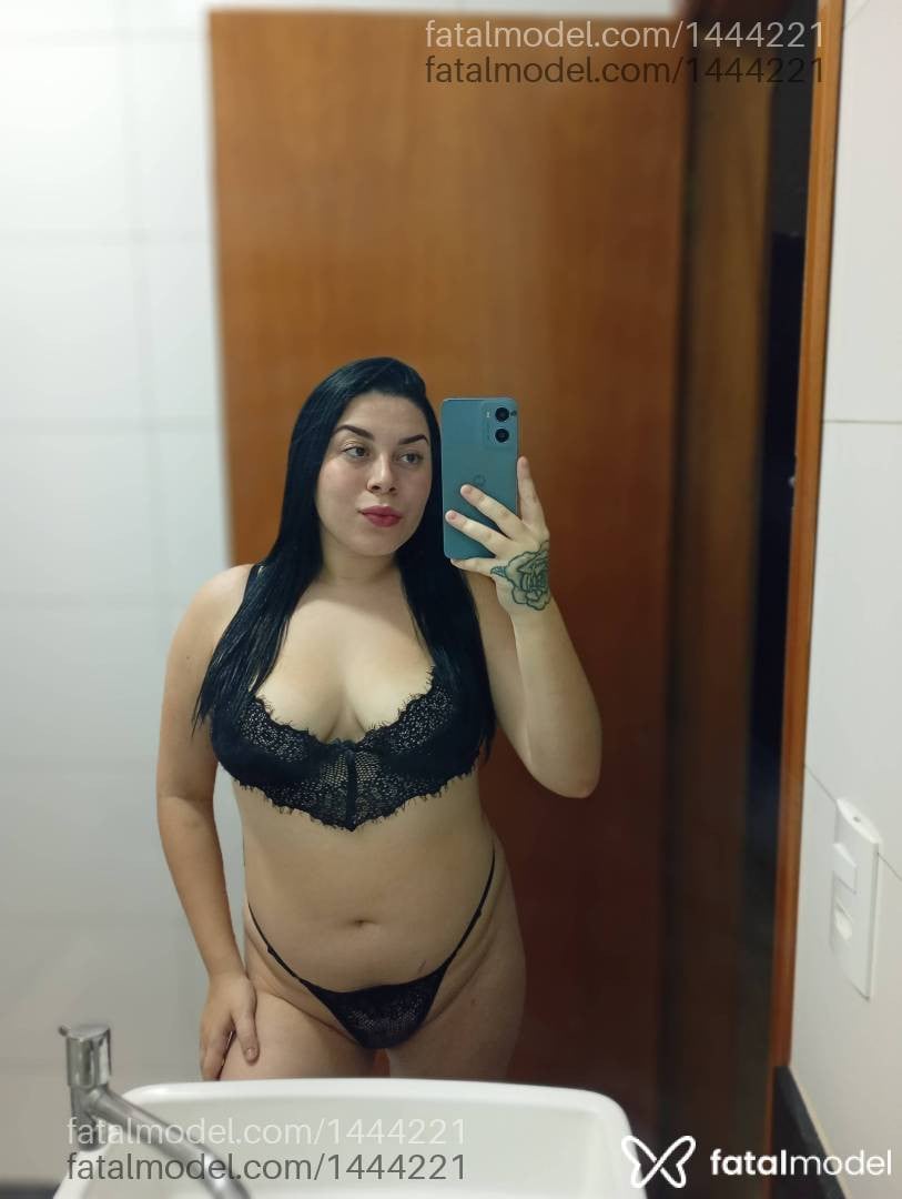 Acompanhante mulher morena (o) de olhos castanhos - Ana Julia