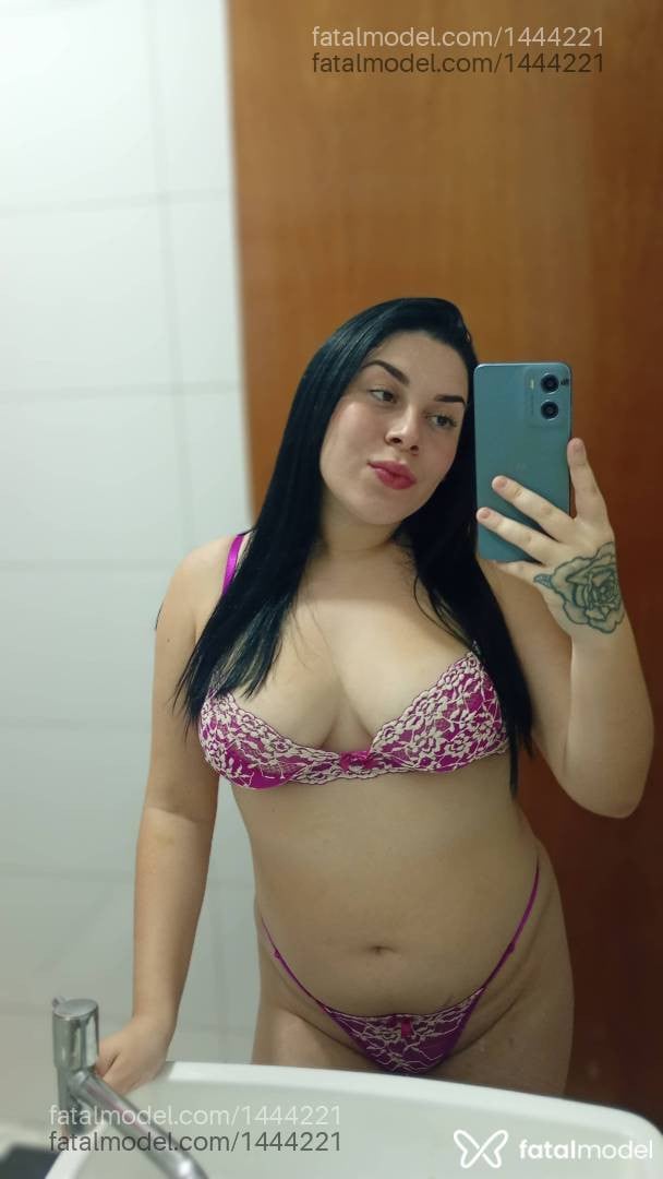 Acompanhante mulher morena (o) de olhos castanhos - Ana Julia