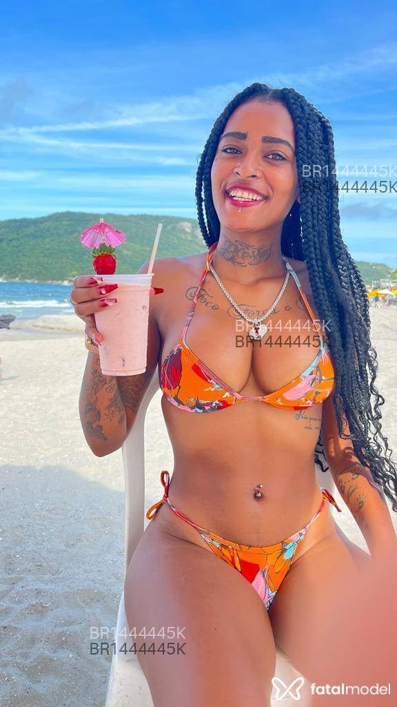 Acompanhante mulher com cabelo castanho de olhos castanhos em Caçapava do Sul Acompanhante mulher com cabelo castanho de olhos castanhos em Caçapava do Sul - Ester