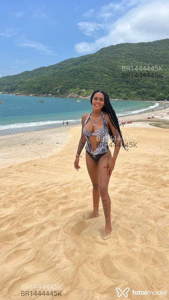 Acompanhante mulher com cabelo castanho de olhos castanhos em Caçapava do Sul Acompanhante mulher com cabelo castanho de olhos castanhos em Caçapava do Sul - Ester