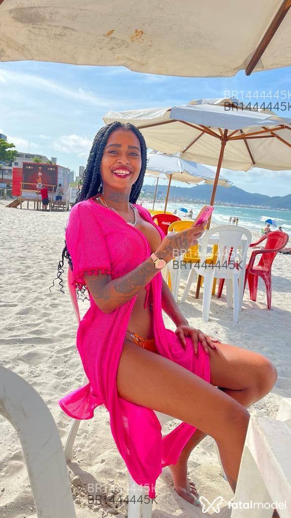 Acompanhante mulher com cabelo castanho de olhos castanhos em Caçapava do Sul Acompanhante mulher com cabelo castanho de olhos castanhos em Caçapava do Sul - Ester