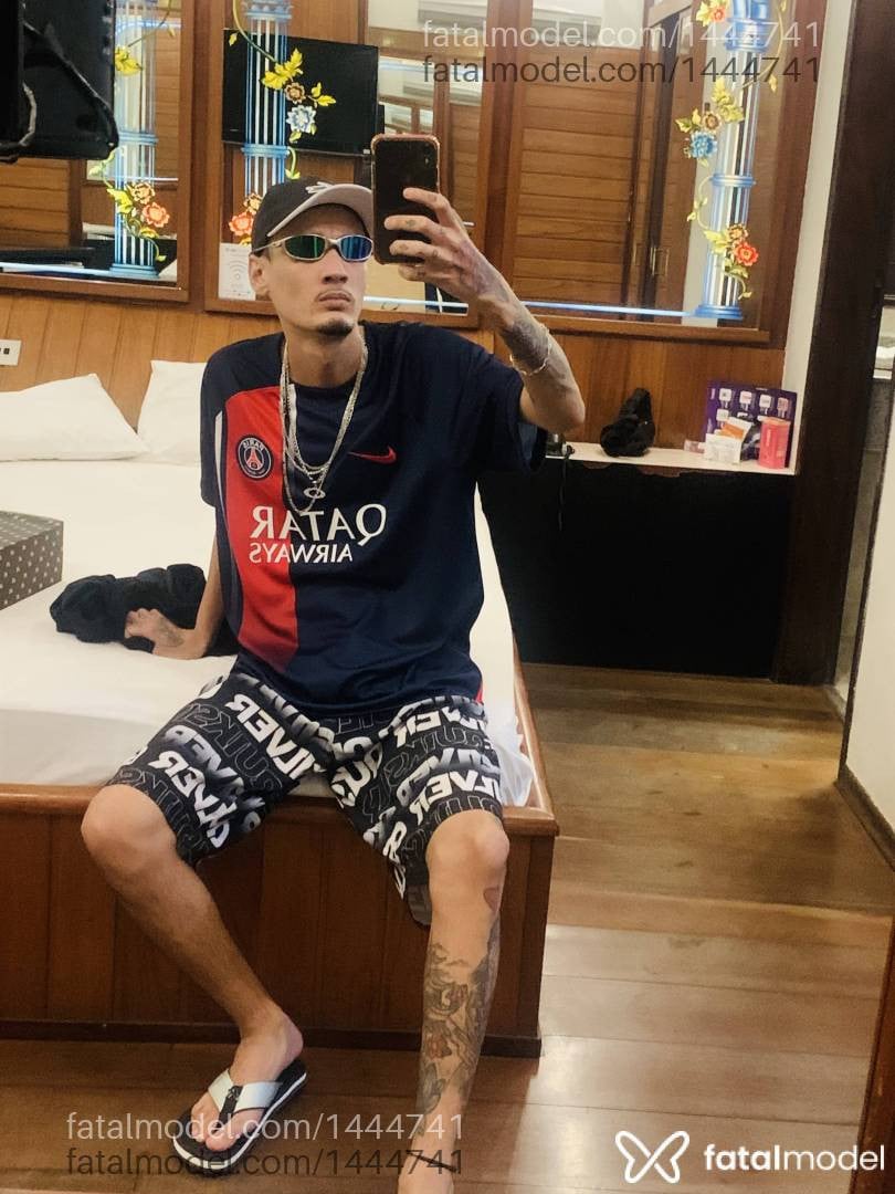 Acompanhante homem morena (o) de olhos castanhos em São Paulo - Henrique Malokeiro