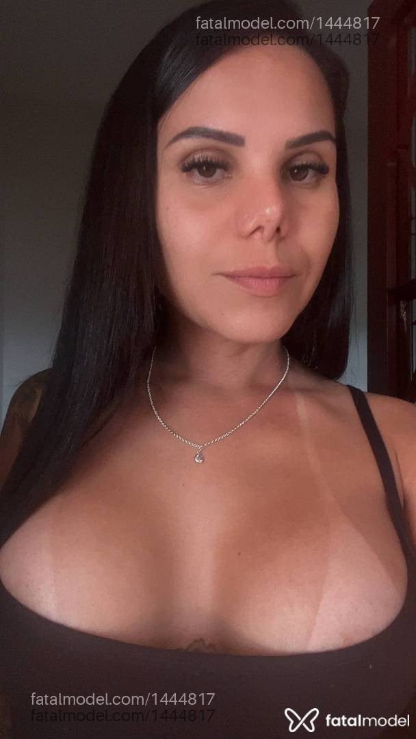 Acompanhante mulher morena (o) de olhos castanhos - Carol Andrade