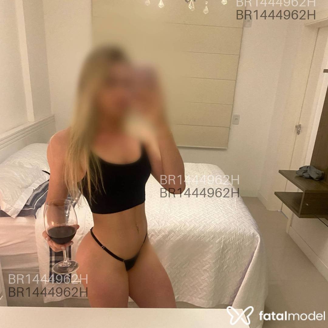 Acompanhante mulher morena (o) de olhos castanhos em Chapecó - Bruna