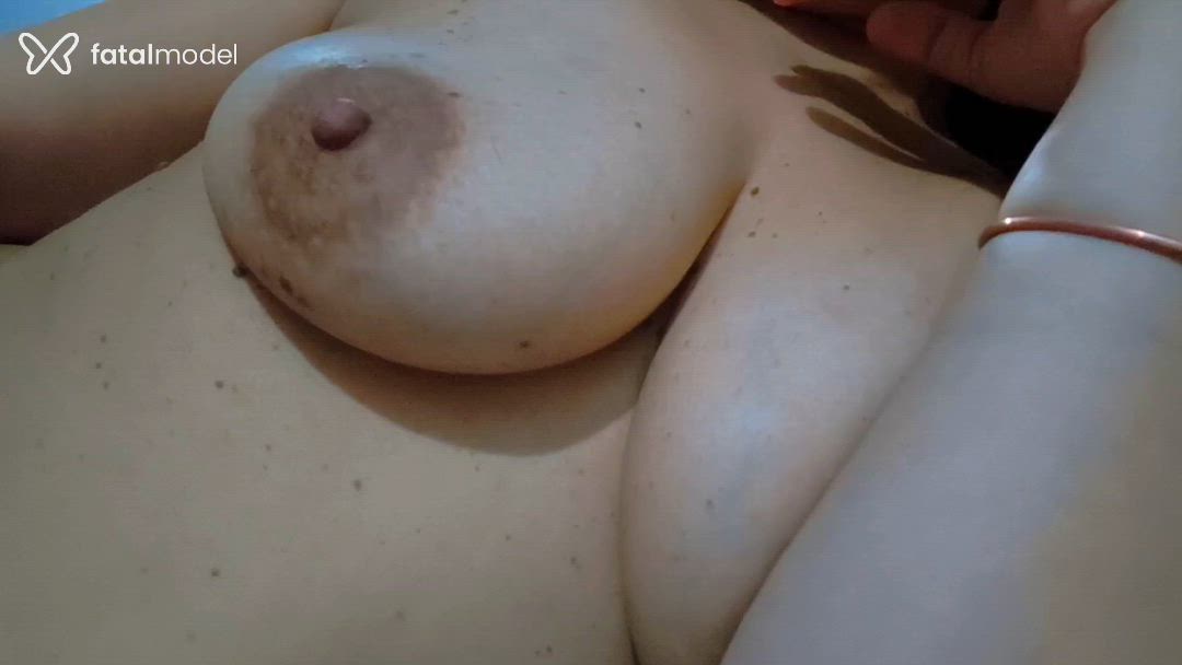 Acompanhante mulher com cabelo castanho de olhos castanhos - Olívia Acompanhante mulher com cabelo castanho de olhos castanhos - Olívia