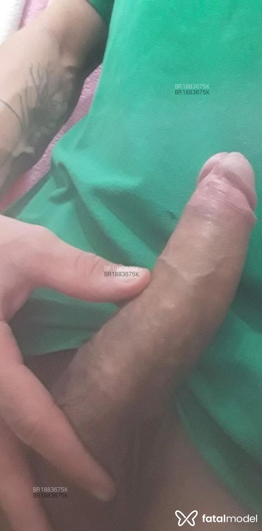 Acompanhante homem com cabelo castanho de olhos castanhos em Maringá - Gustavo