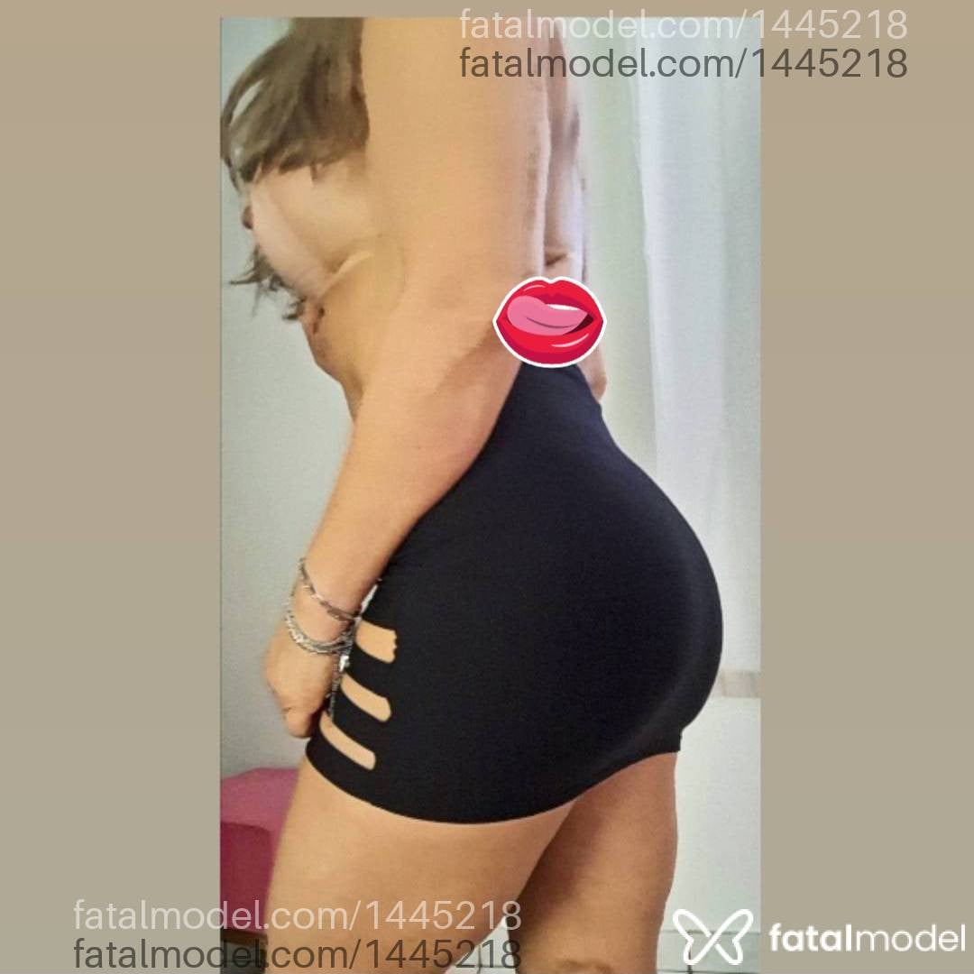 Acompanhante mulher loira (o) de olhos castanhos em Catalão Acompanhante mulher loira (o) de olhos castanhos em Catalão - RENATA MILLER