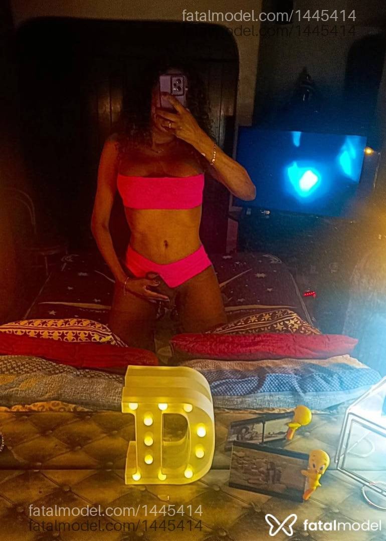 Acompanhante travesti com cabelo castanho de olhos castanhos - Deise Transex