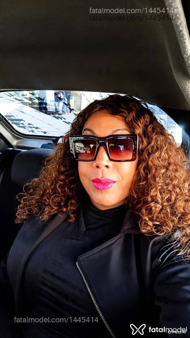 Acompanhante travesti com cabelo castanho de olhos castanhos - Deise Transex