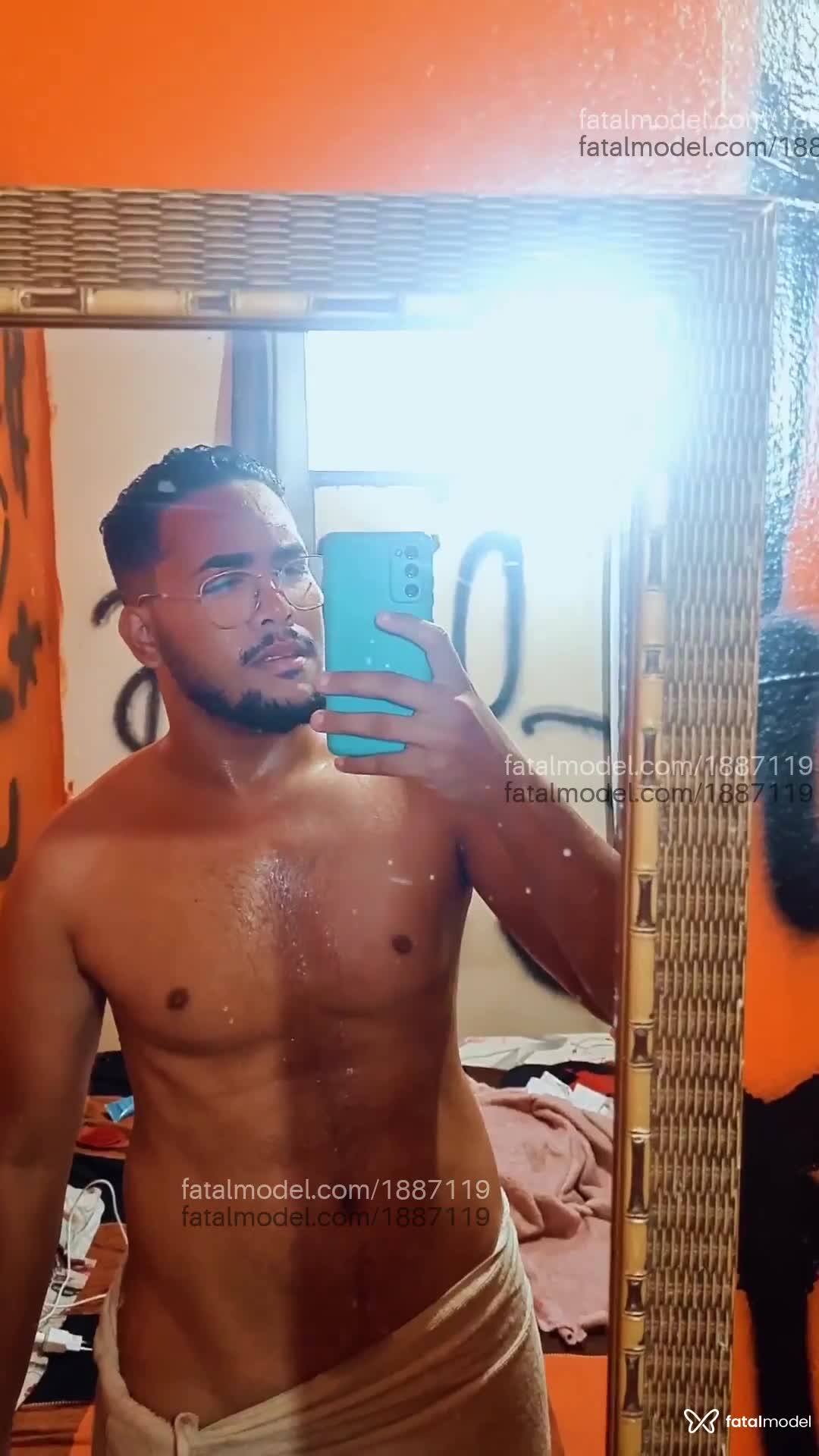 Acompanhante homem morena (o) de olhos castanhos - Jonatas Acompanhante homem morena (o) de olhos castanhos - Jonatas