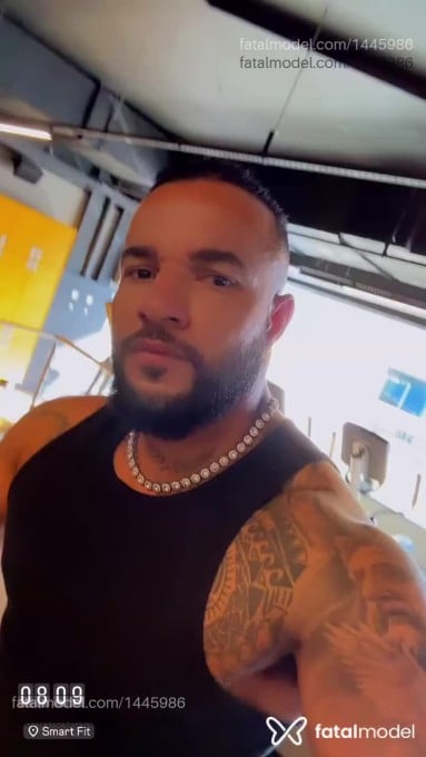 Acompanhante homem morena (o) de olhos pretos em Goiânia - Otávio