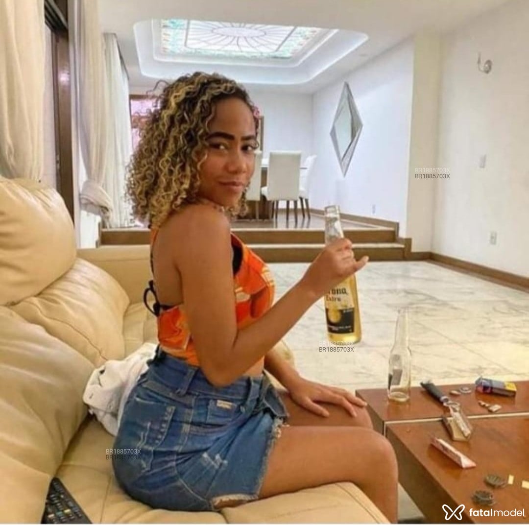 Acompanhante mulher loira (o) de olhos castanhos em Rio de Janeiro - Agatha