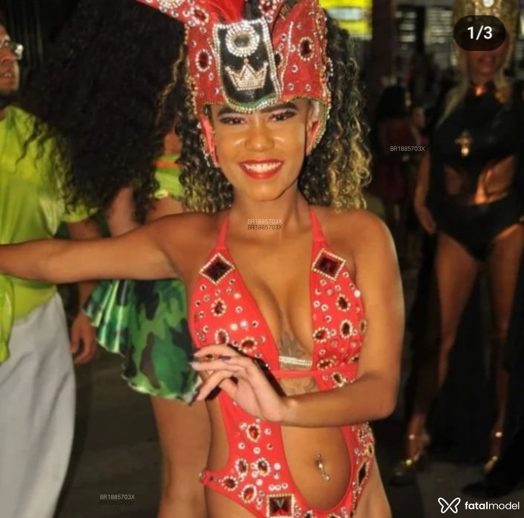 Acompanhante mulher loira (o) de olhos castanhos em Rio de Janeiro - Agatha