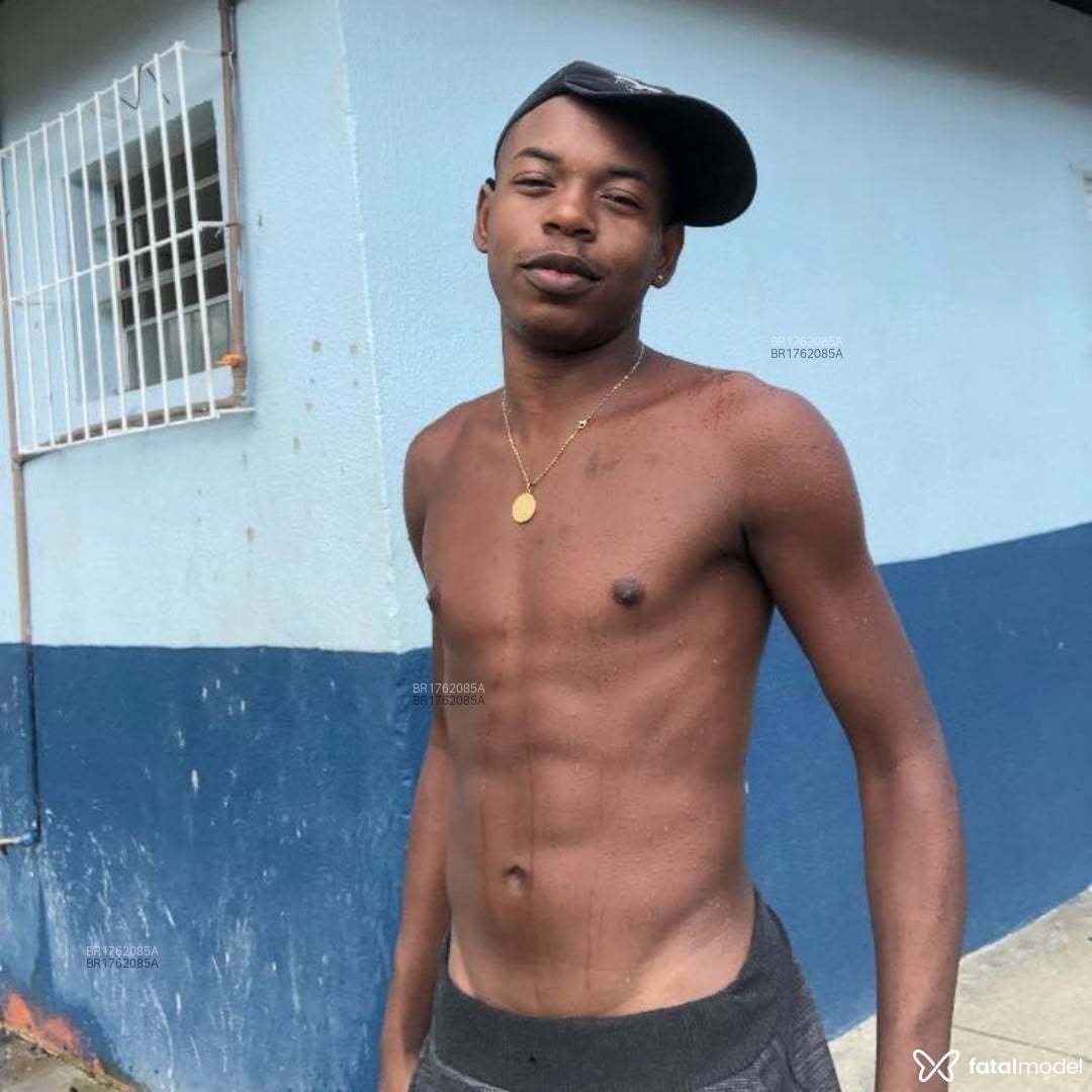 Acompanhante homem com cabelo castanho de olhos castanhos em Resende - CriolinhoAtv