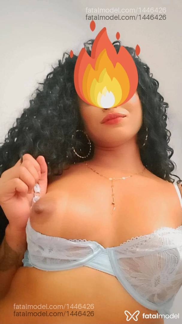 Acompanhante mulher morena (o) de olhos castanhos em Sete Lagoas - Pétala