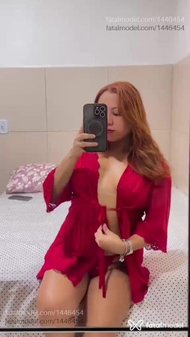 Acompanhante mulher com cabelo castanho de olhos mel - Monique Avillar