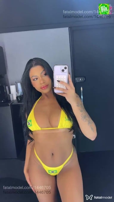 Acompanhante mulher morena (o) de olhos castanhos - Isadora