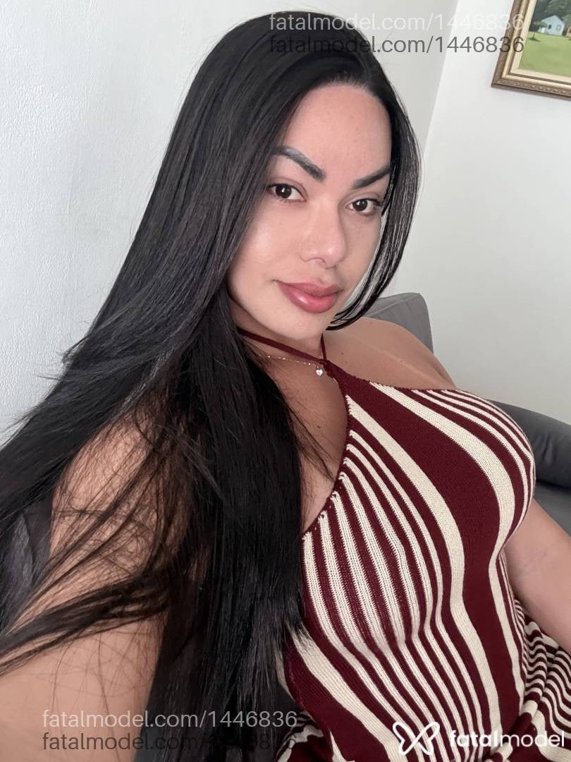 Acompanhante mulher trans morena (o) de olhos pretos - Abela Michely