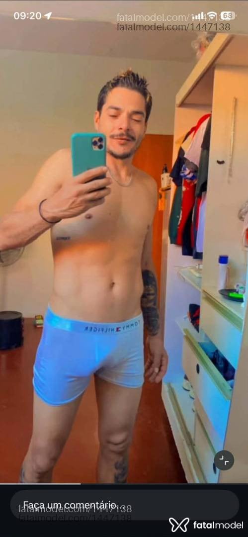 Acompanhante homem com cabelo castanho de olhos castanhos - Allan Dotad
