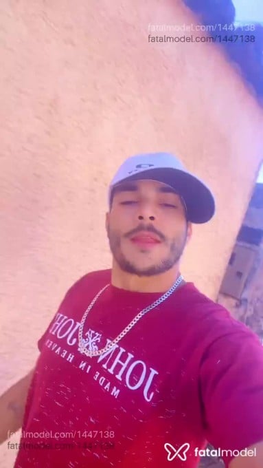 Acompanhante homem com cabelo castanho de olhos castanhos em Caldas Novas Acompanhante homem com cabelo castanho de olhos castanhos em Caldas Novas - Allan Dotad