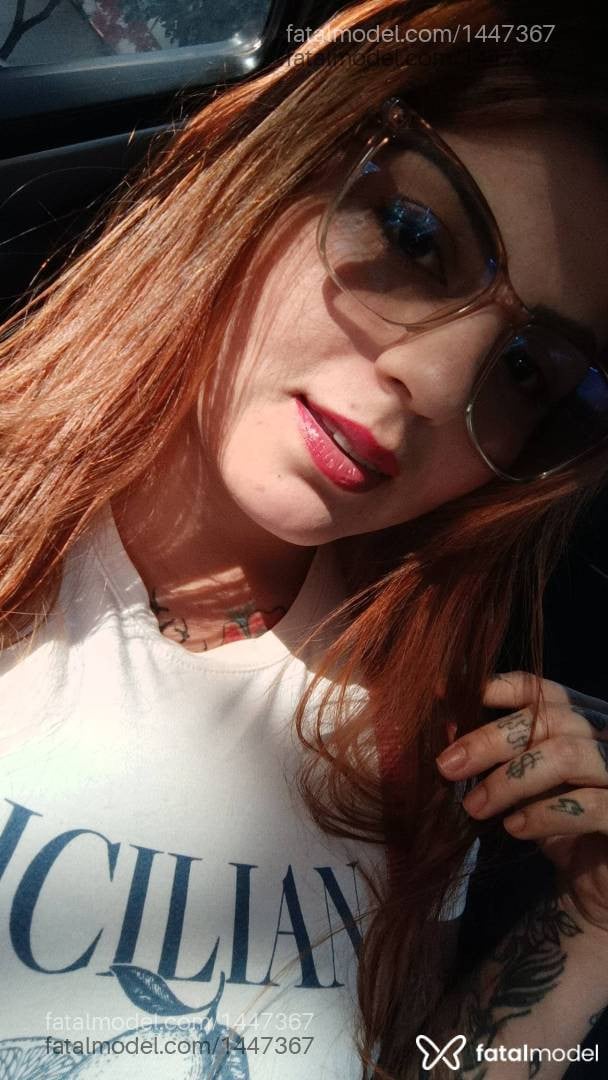 Acompanhante mulher com cabelo castanho de olhos castanhos - Colombianita