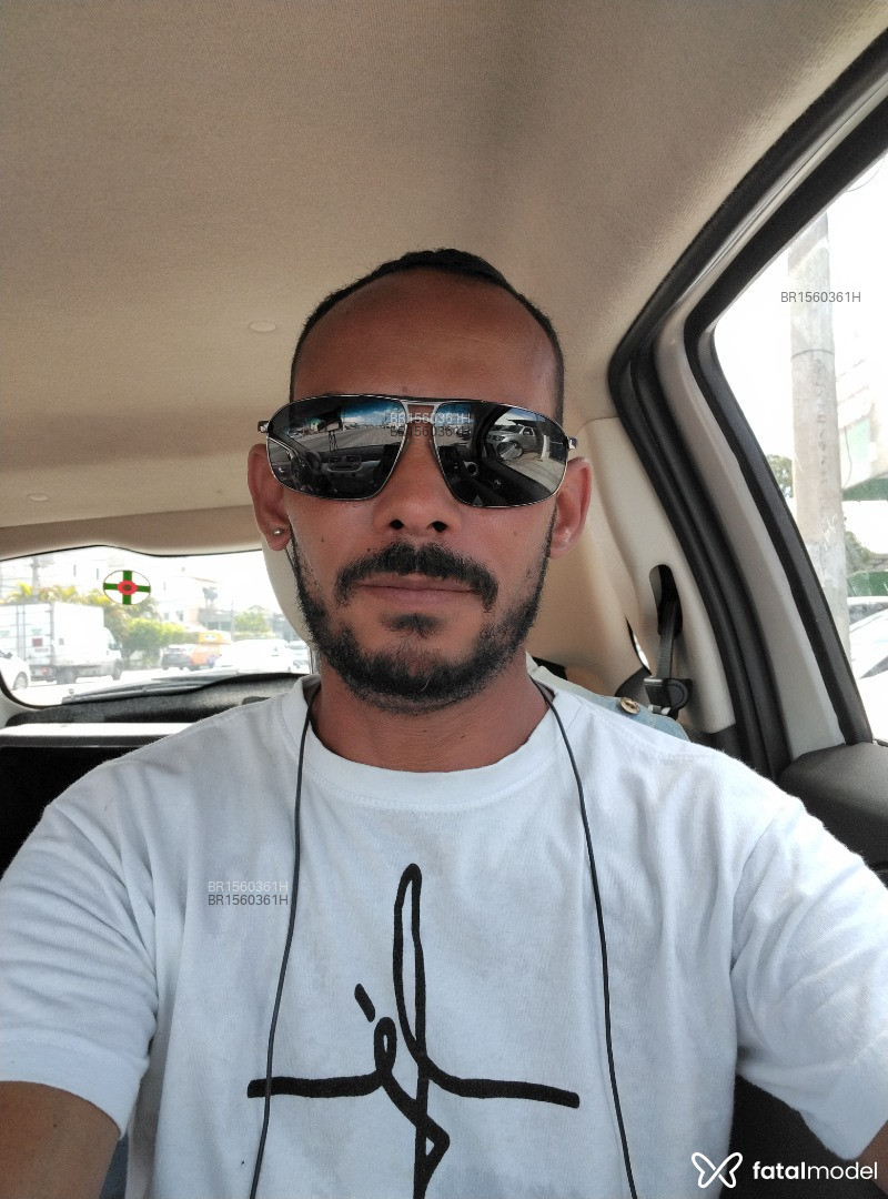 Acompanhante homem com cabelo castanho de olhos castanhos - Bruno Cavallini Acompanhante homem com cabelo castanho de olhos castanhos - Bruno Cavallini