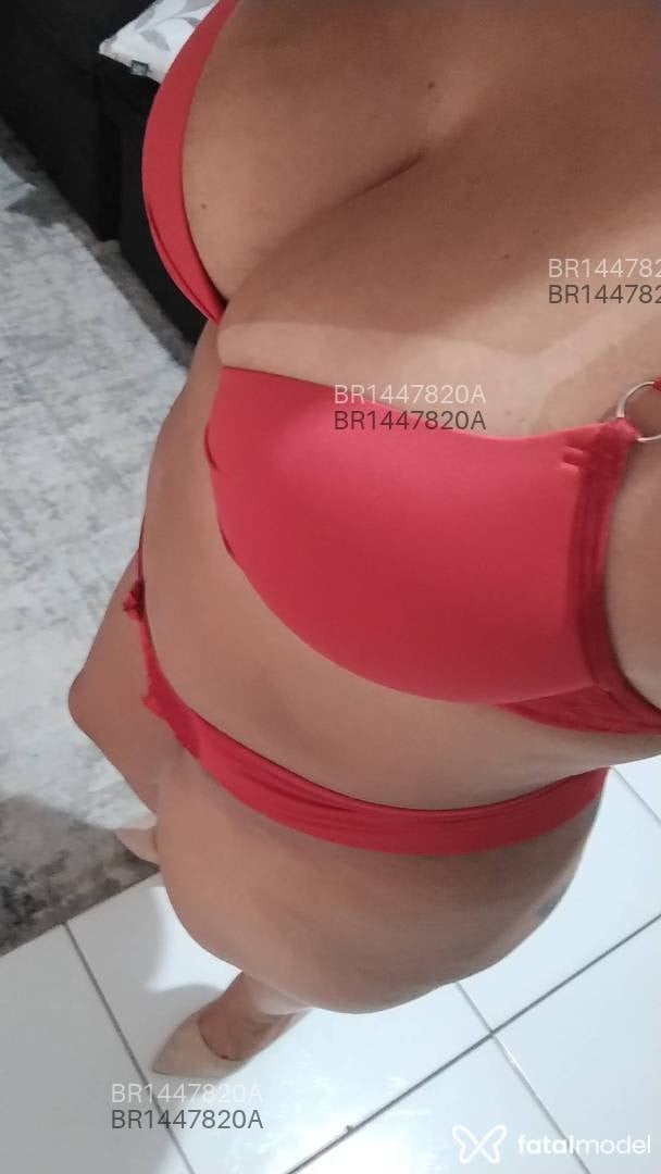Acompanhante mulher com cabelo castanho de olhos castanhos - Joyce morena Acompanhante mulher com cabelo castanho de olhos castanhos - Joyce morena
