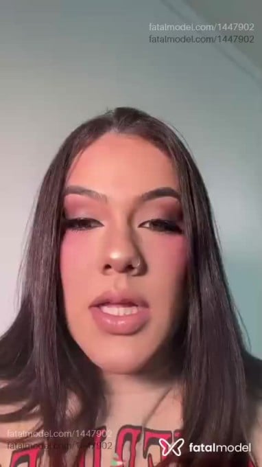 Acompanhante mulher trans com cabelo castanho de olhos mel em São José do Rio Preto Acompanhante mulher trans com cabelo castanho de olhos mel em São José do Rio Preto - Melina