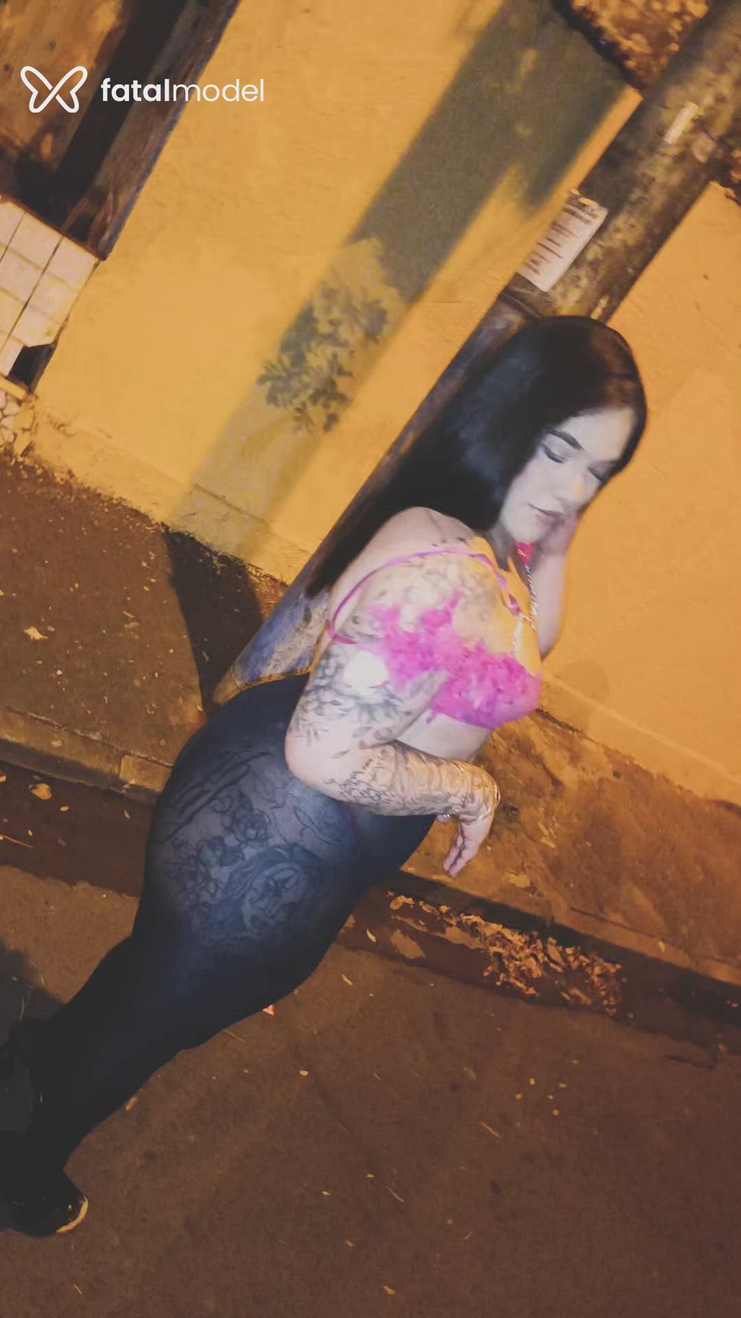 Acompanhante mulher trans com cabelo castanho de olhos mel - Melina
