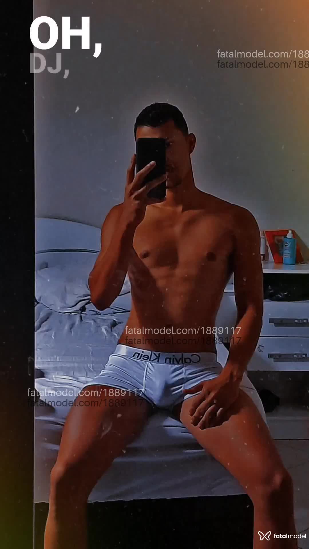 Acompanhante homem com cabelo castanho de olhos castanhos em Rio de Janeiro Acompanhante homem com cabelo castanho de olhos castanhos em Rio de Janeiro - Kaique