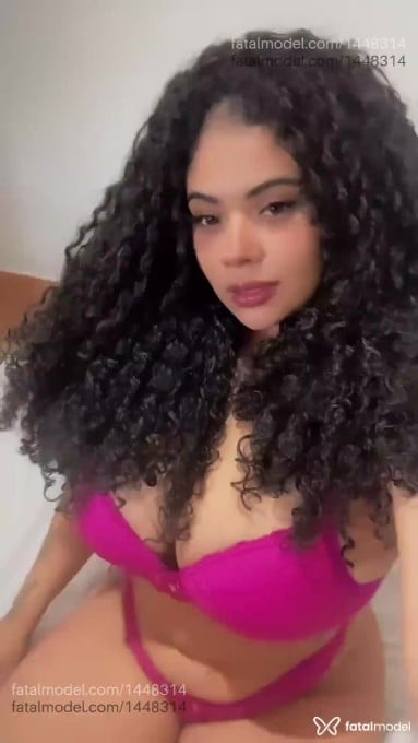 Acompanhante mulher morena (o) de olhos mel em Ariquemes Acompanhante mulher morena (o) de olhos mel em Ariquemes - Morena Acreana