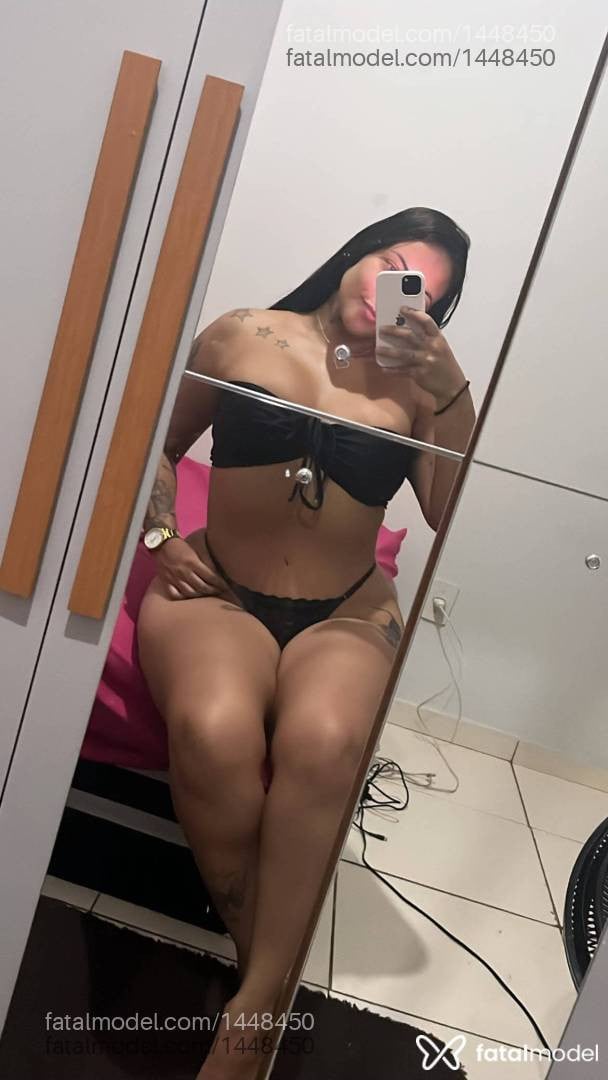 Acompanhante mulher morena (o) de olhos verdes - Melissa