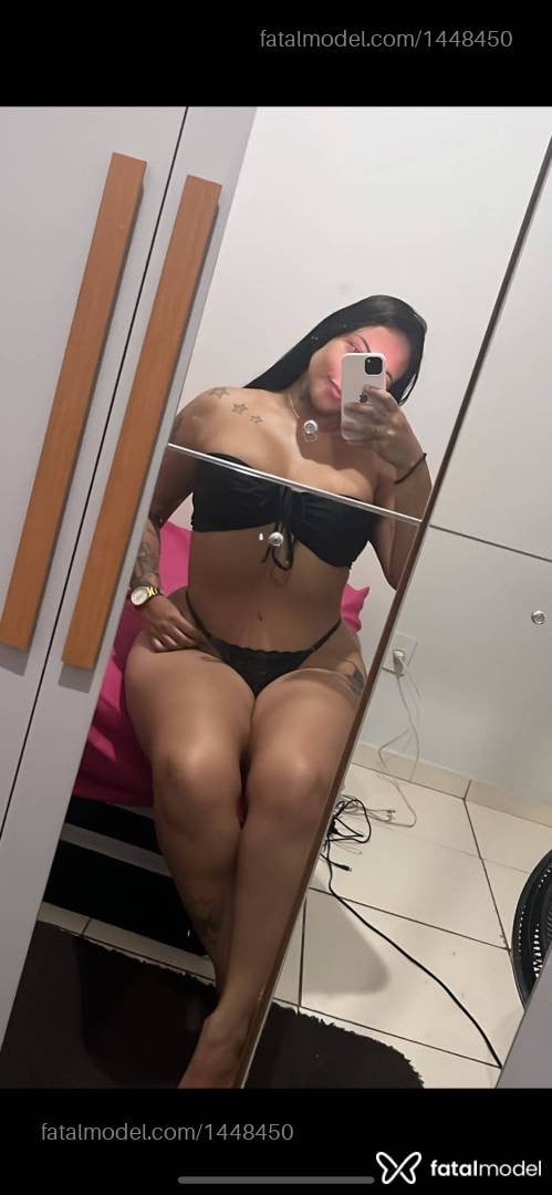 Acompanhante mulher morena (o) de olhos verdes - Melissa