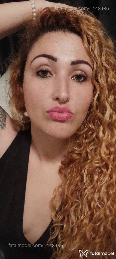 Acompanhante mulher loira (o) de olhos verdes - Adriana Schneider