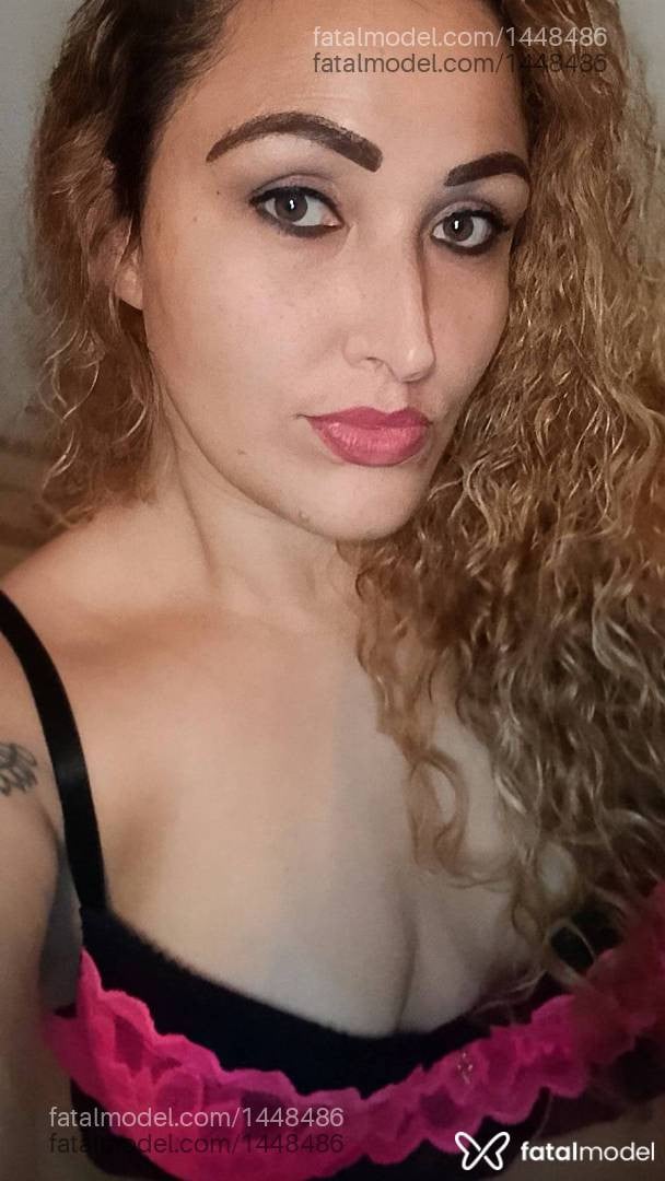 Acompanhante mulher loira (o) de olhos verdes - Adriana Schneider
